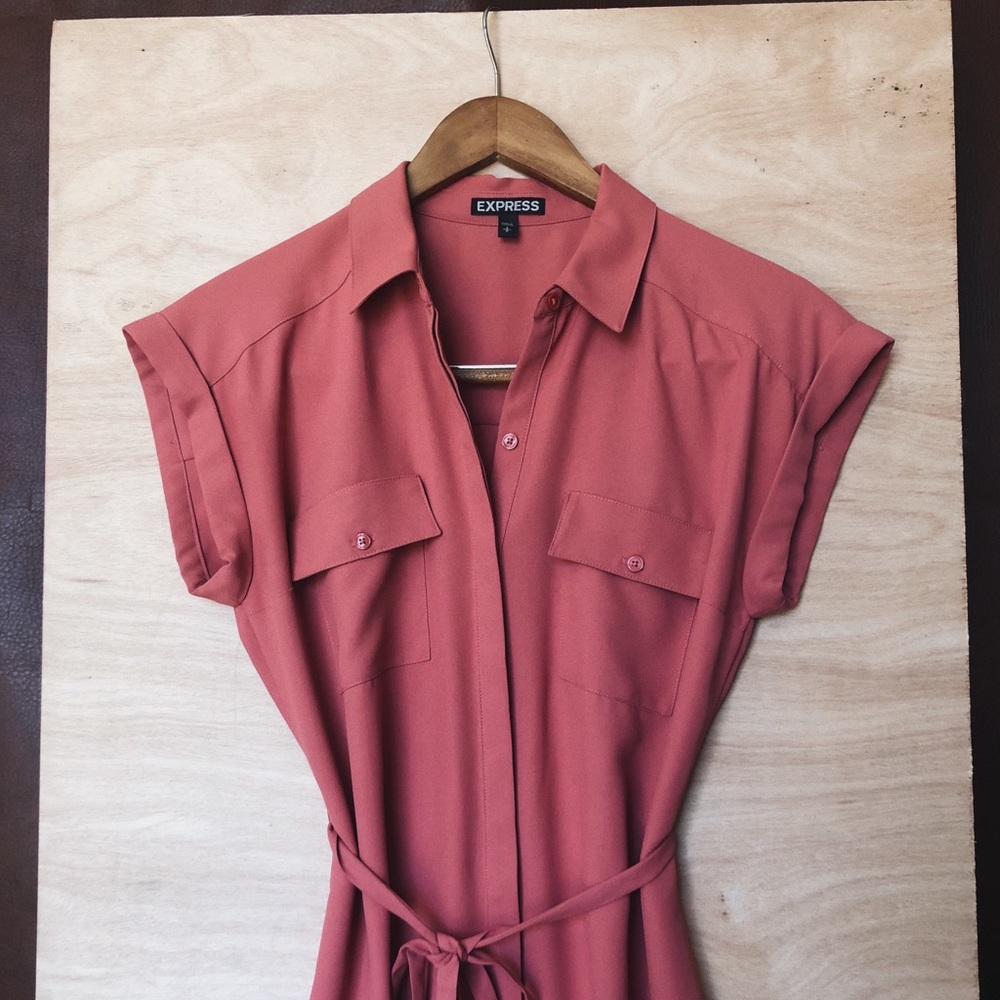 Express Short Sleeve Dress with Pockets